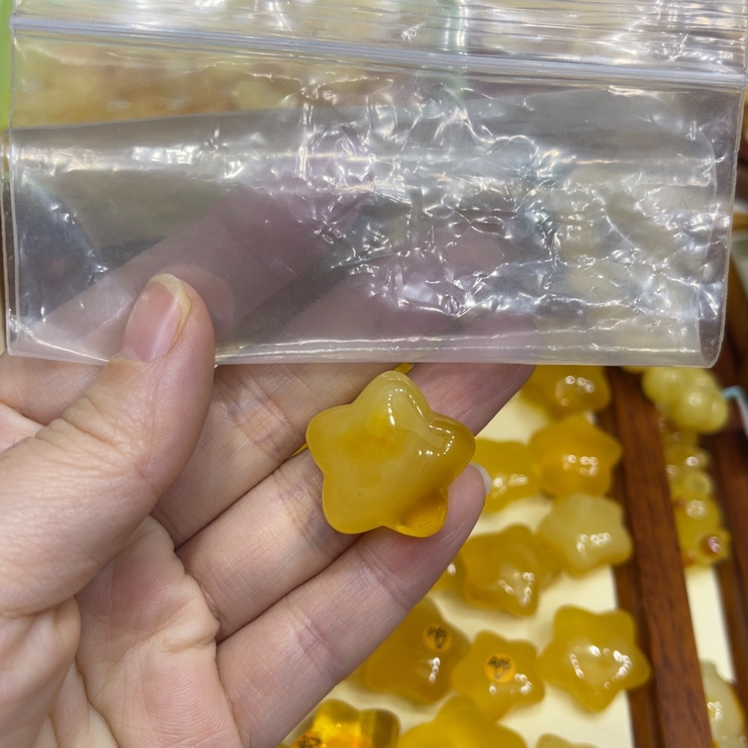 琥珀珠宝奇石未镶嵌