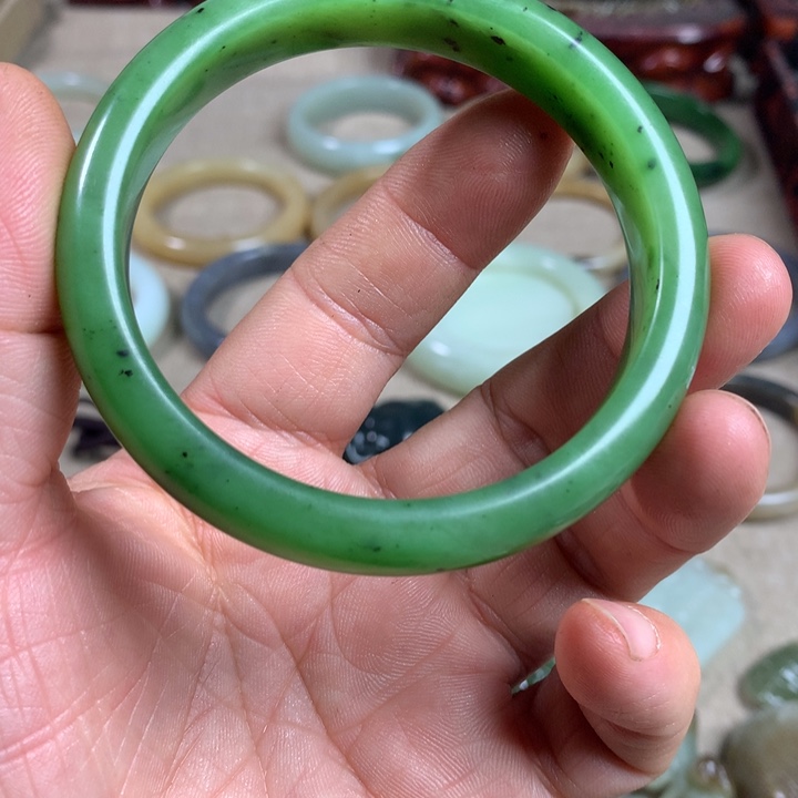 浅***长和田玉（糖玉）未镶嵌手镯