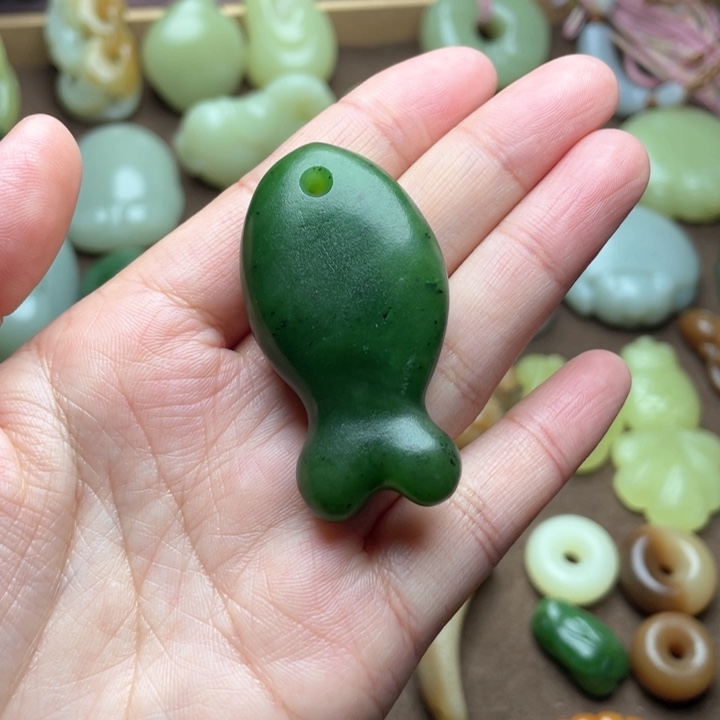 【闪购商品】颈饰未镶嵌和田玉随*?不退不换