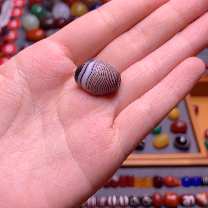 玛瑙/玉髓颈饰未镶嵌？**？