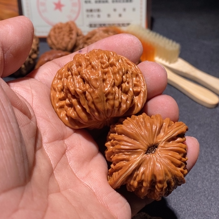 文玩核桃吊坠?****四座楼