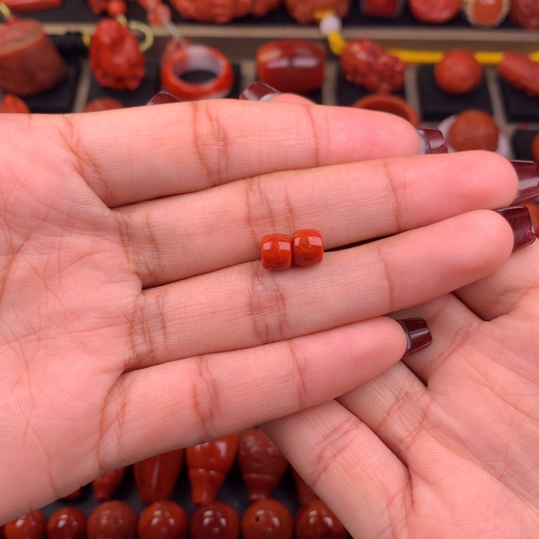 z****南红玛瑙未镶嵌直切对珠6.7mm