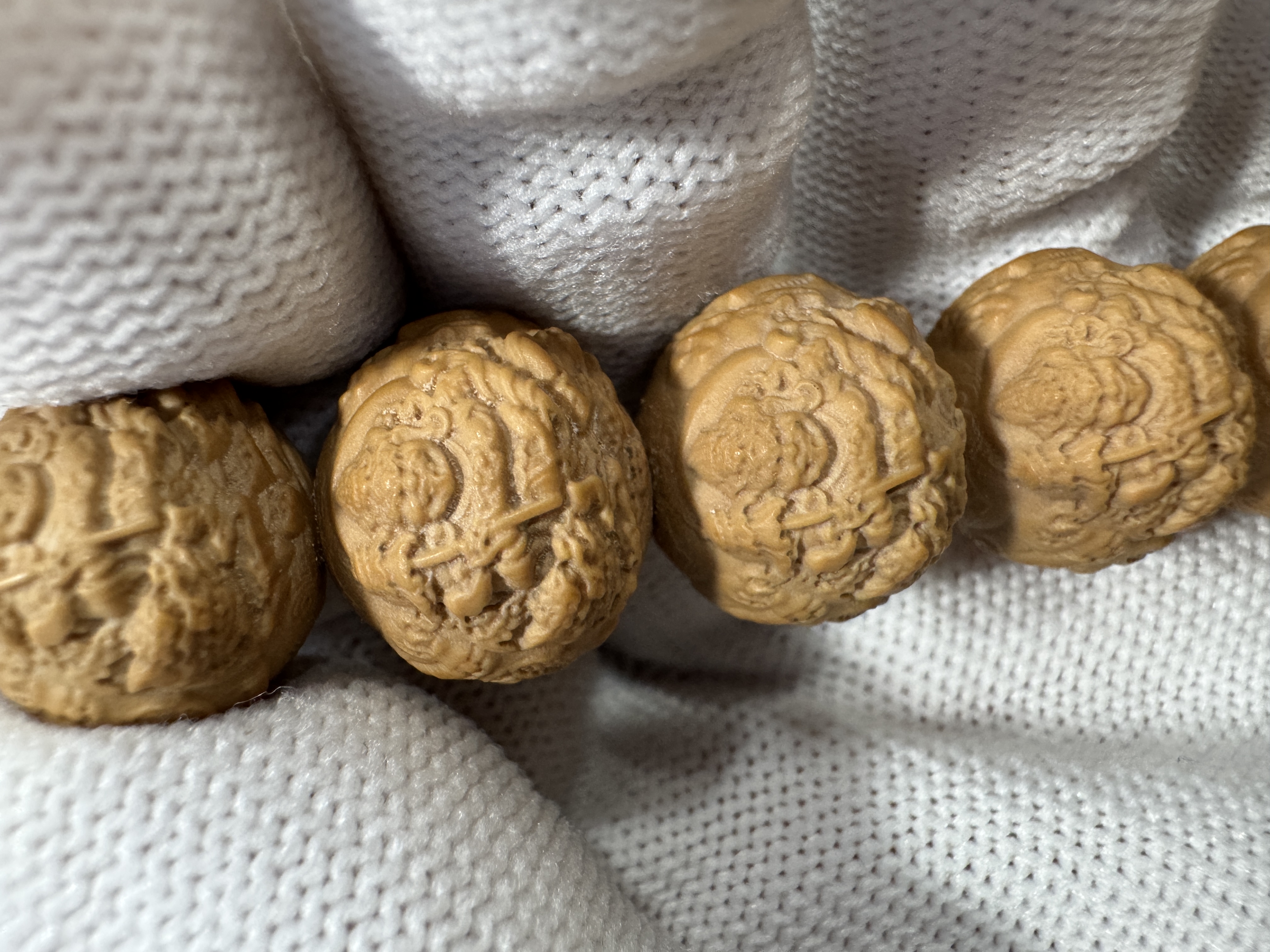 全品猴头核桃聚宝盆雕刻黄财神大黑天文玩手串佩珠文玩召米15mm