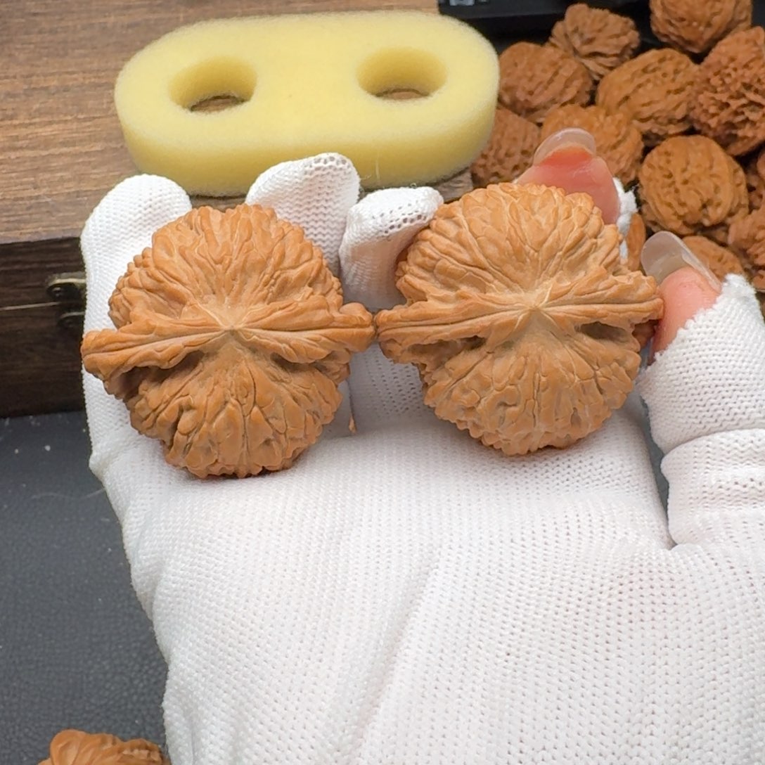 文玩核桃吊坠45闷白4780