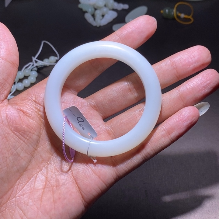 突***围和田玉未镶嵌颈饰