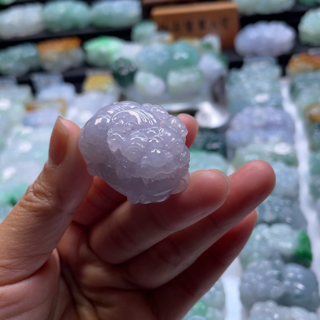 翡翠颈饰未镶嵌貔貅