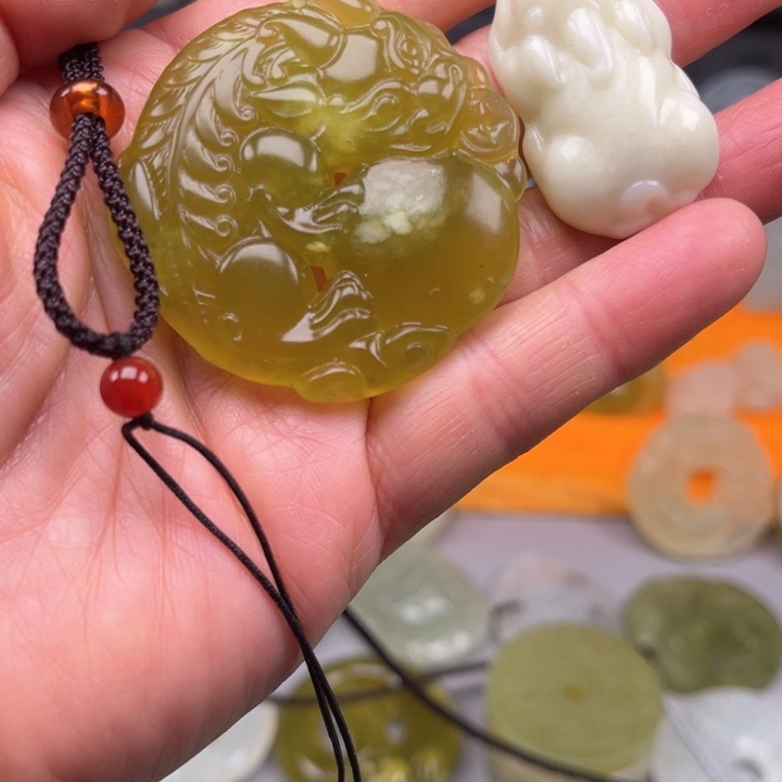 未镶嵌岫玉吊坠(赠链)劫*