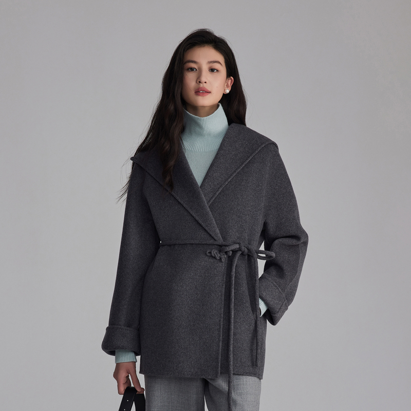 OBEG欧碧倩轻中式连帽大衣50484523