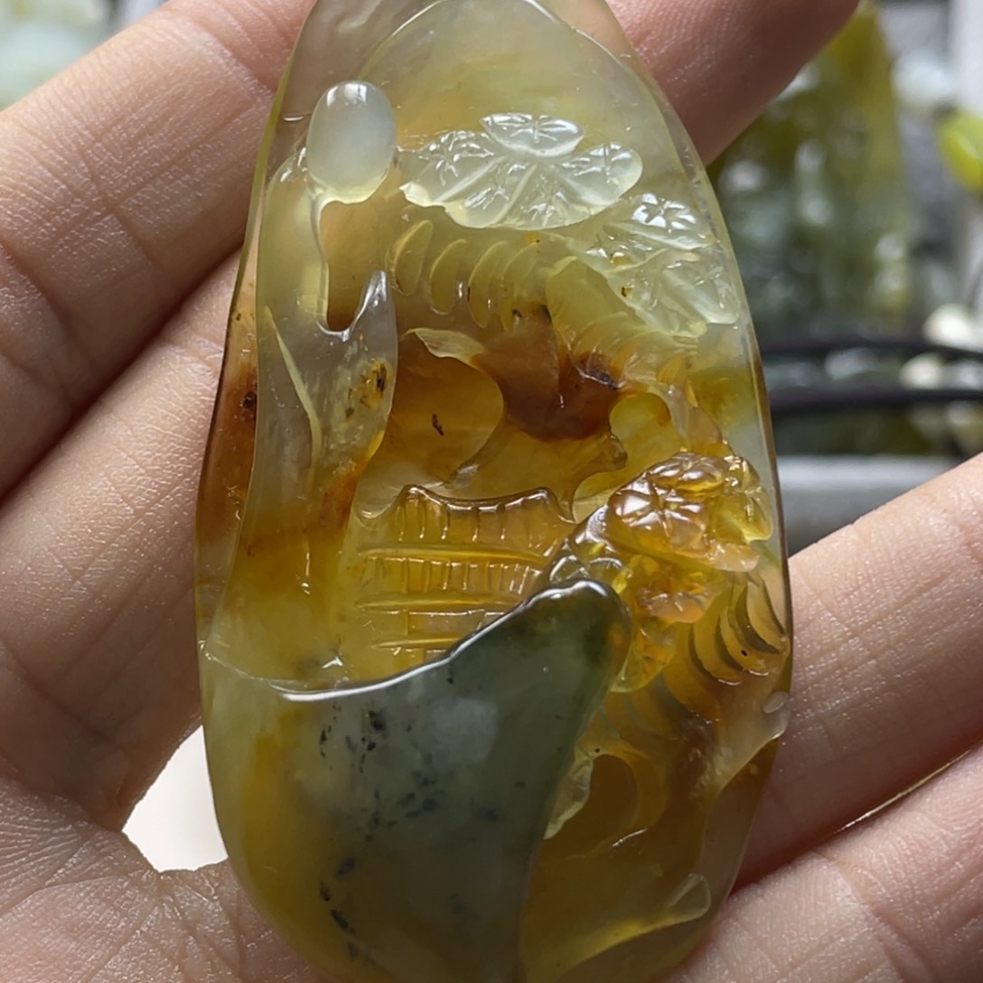 蛇纹石玉颈饰未镶嵌