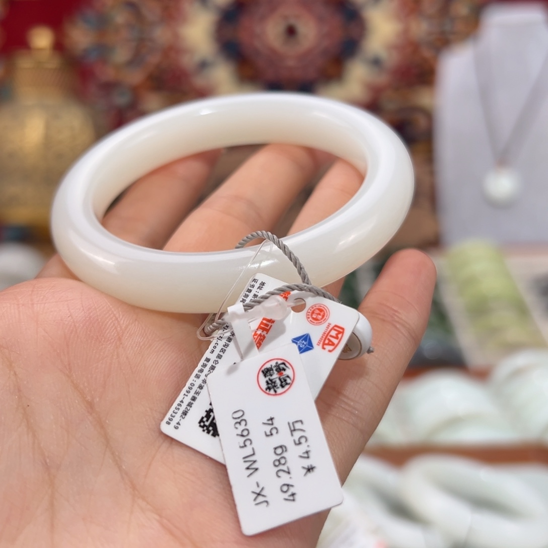 和田玉未镶嵌手镯羊脂级羊脂白玉手镯 光感极强