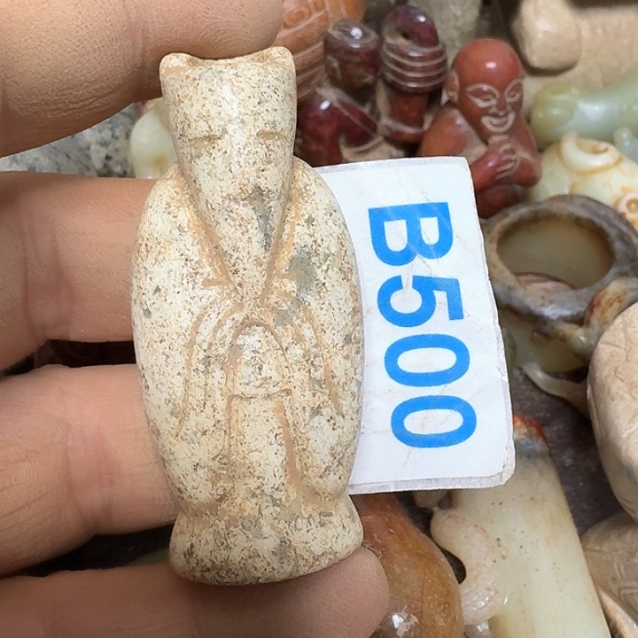 蛇纹石玉颈饰未镶嵌