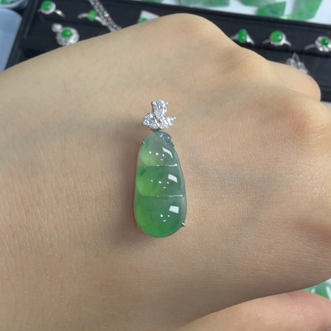 翡翠18K金镶嵌吊坠(不含链)福豆