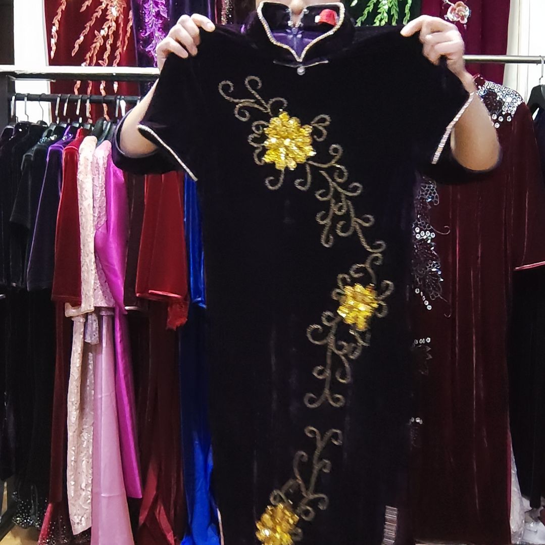 旅***亚紫色金丝绒半袖长款瑕疵掉钻手工穿珠旗袍m码