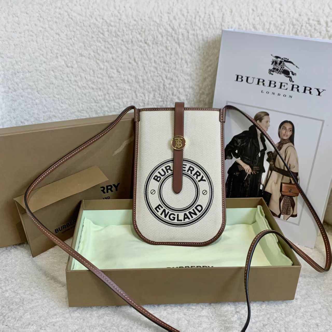 99新 BURBERRY/博柏利 壹臻/棕色帆布拼皮手机包 428499811