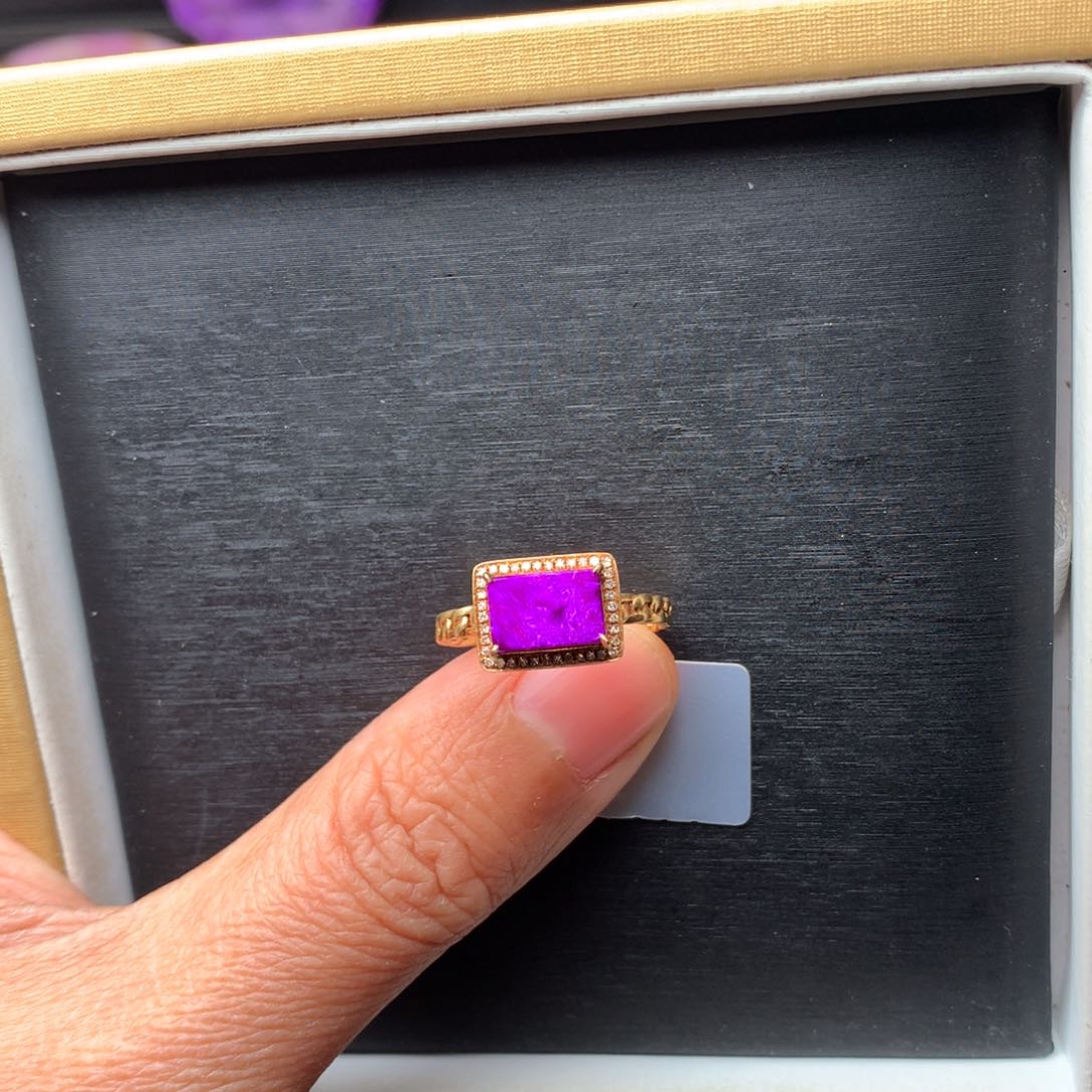 苏纪石（舒俱来）戒指18K金镶嵌