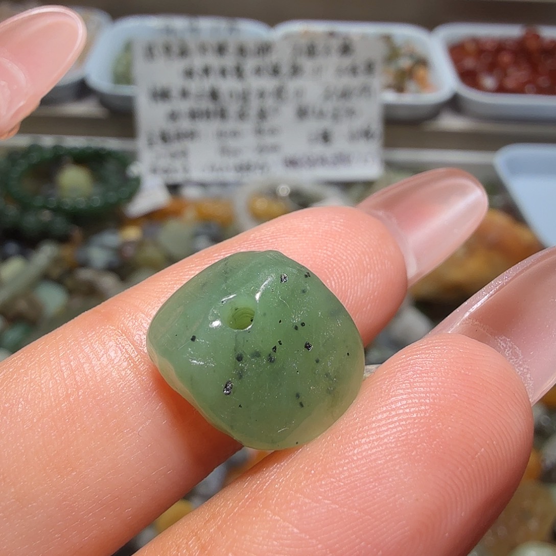 和田玉未镶嵌珠宝奇石