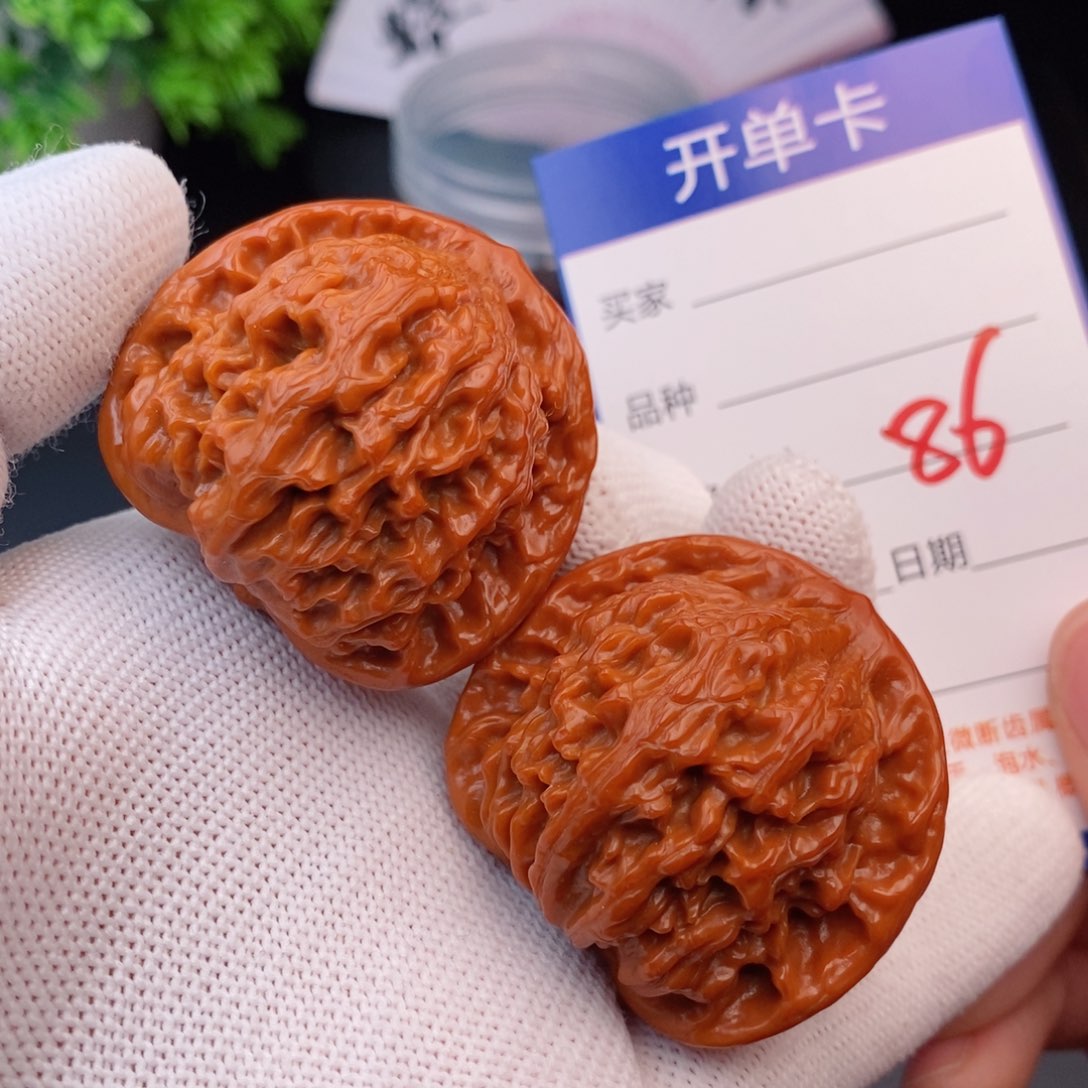 文玩核桃把件42红狮子86