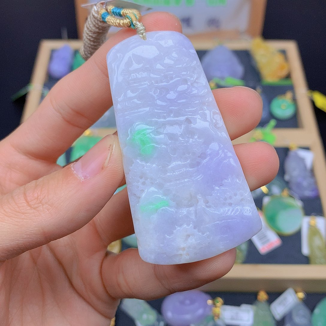 翡翠颈饰未镶嵌翡翠