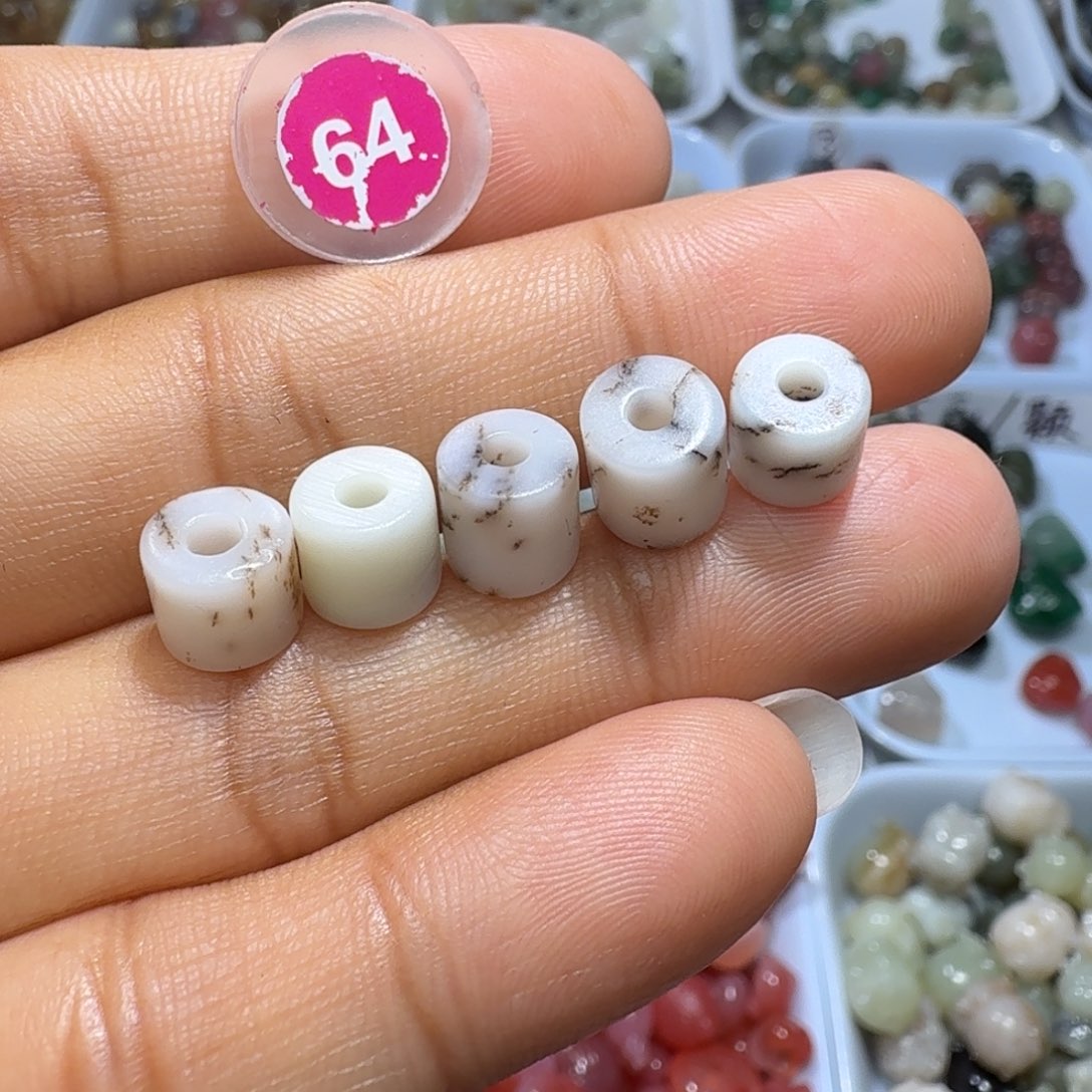 和田玉未镶嵌珠宝奇石