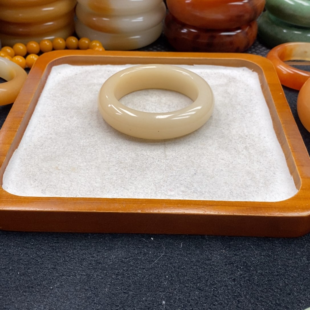 希***)石英岩玉未镶嵌手镯（圆镯）