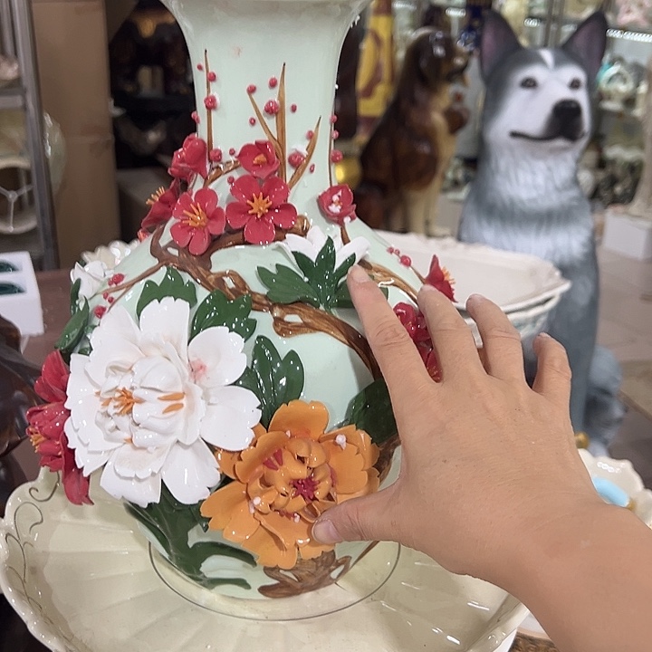 瓷片有裂花损瑕。。。。。。。。。。。。。。