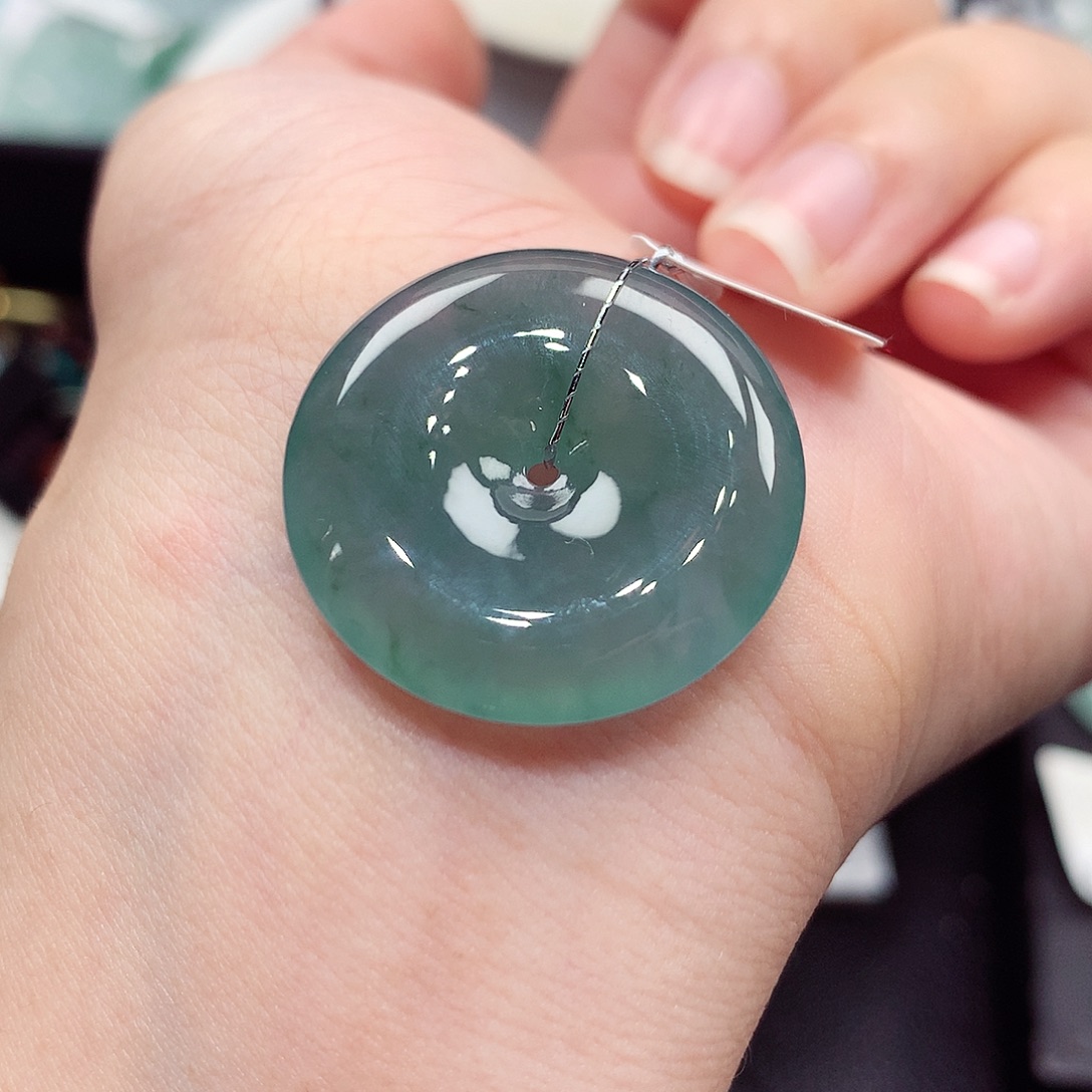 翡翠未镶嵌颈饰编号134，26.3，5.3