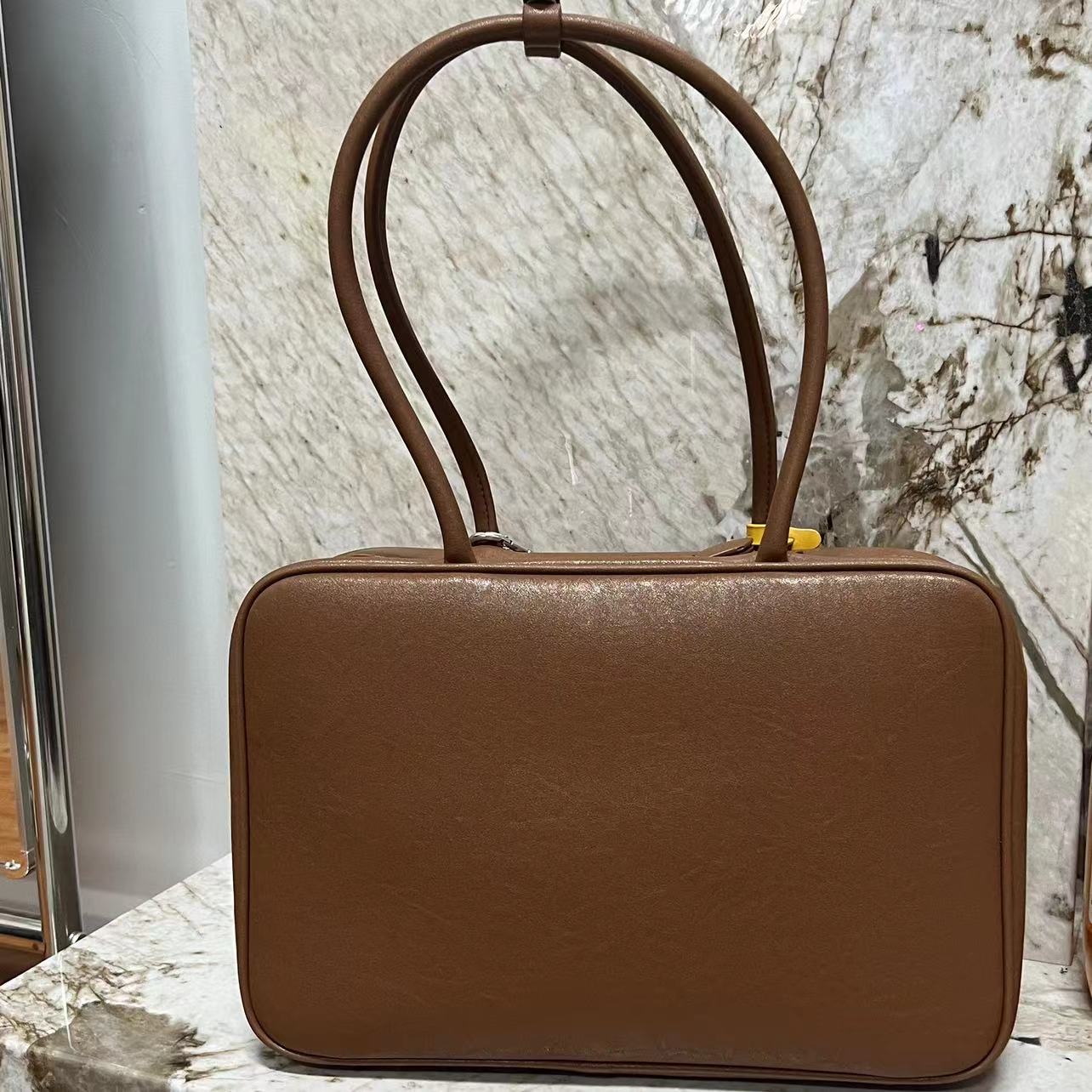 24年秋冬新款真皮重工女包手提3大包小马