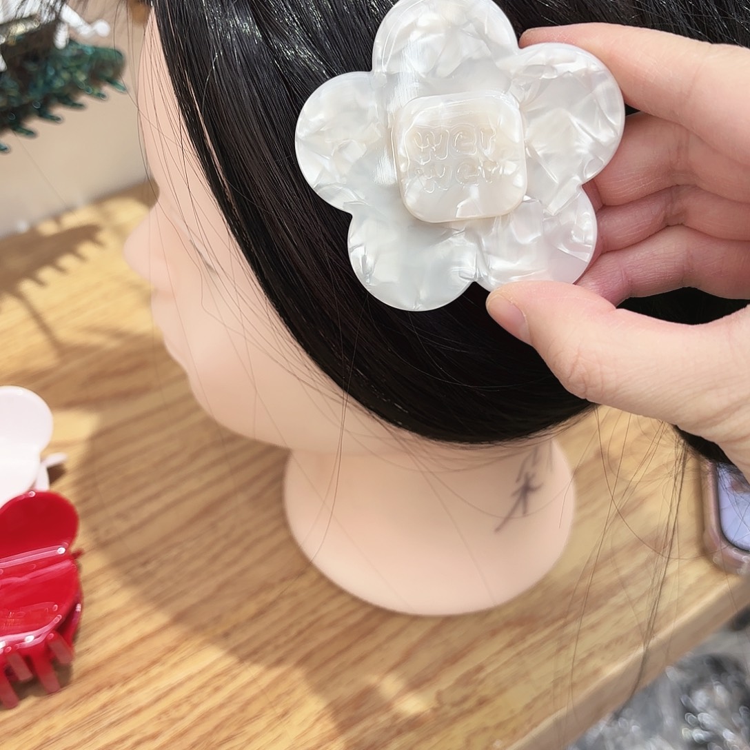 皮质铁合金大号花朵贝母