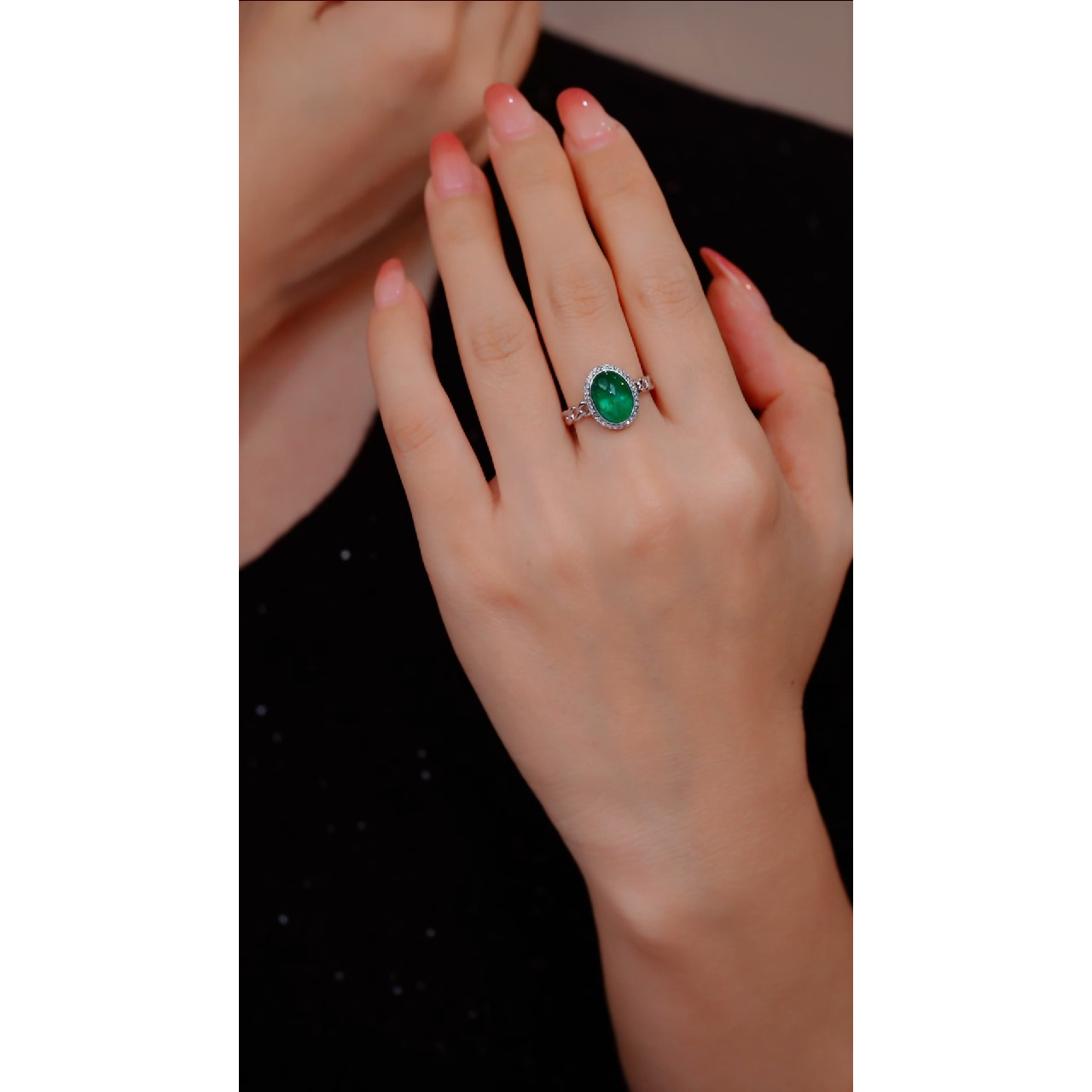 祖母绿戒指18K金镶嵌多样性发@@Q8297