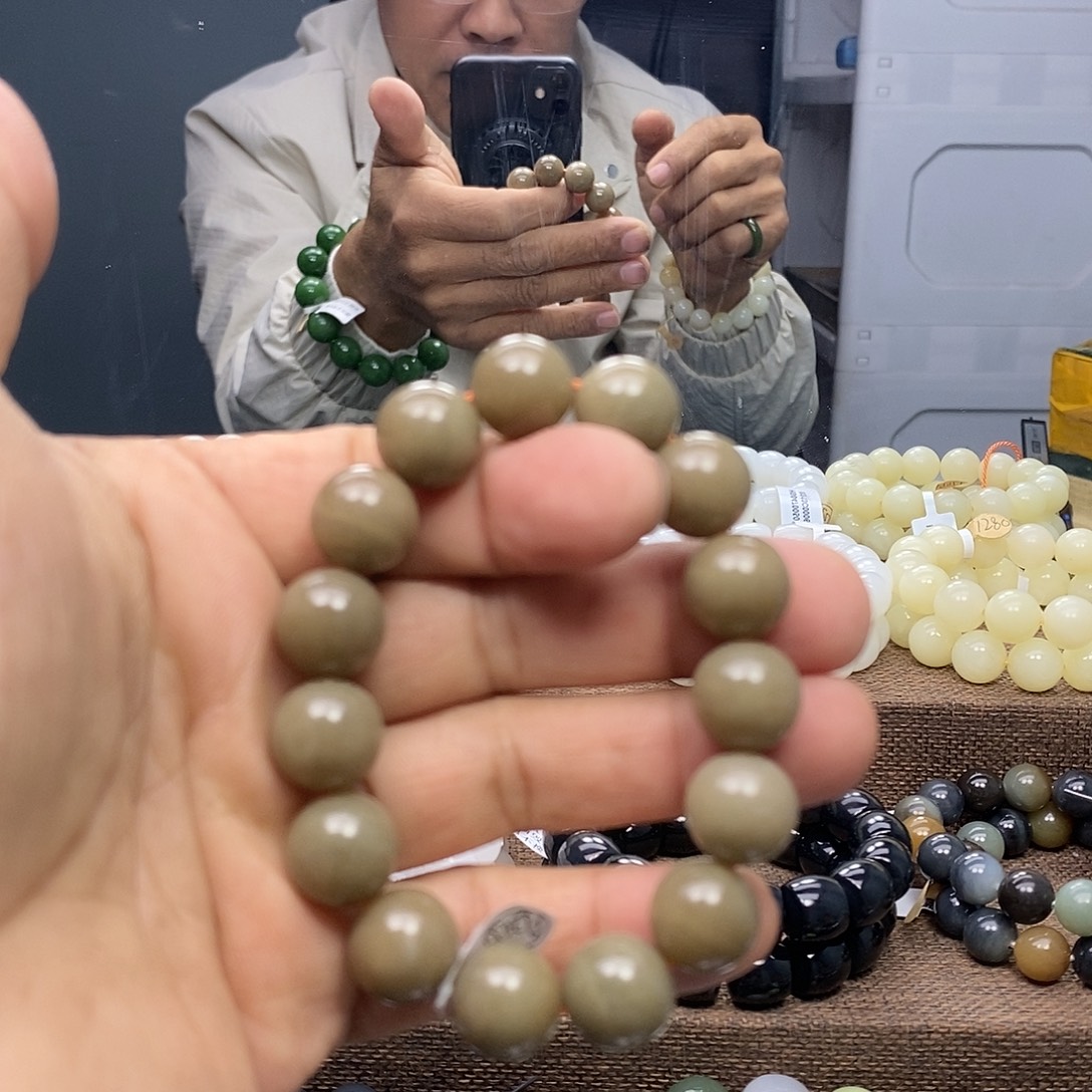 和田玉（糖玉）未镶嵌手链