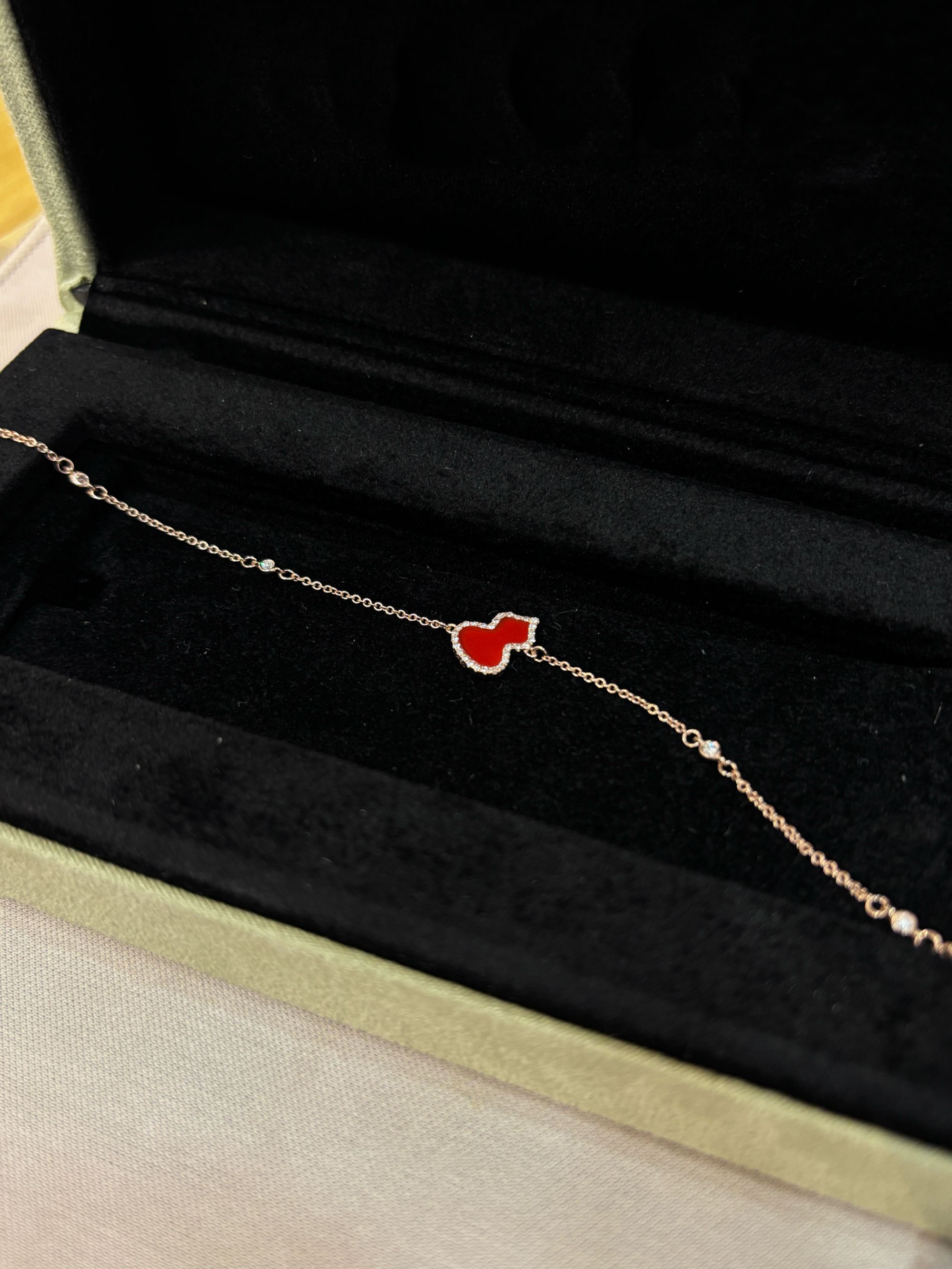 18K金玫瑰金钻石手链 单四钻葫芦气质 经典