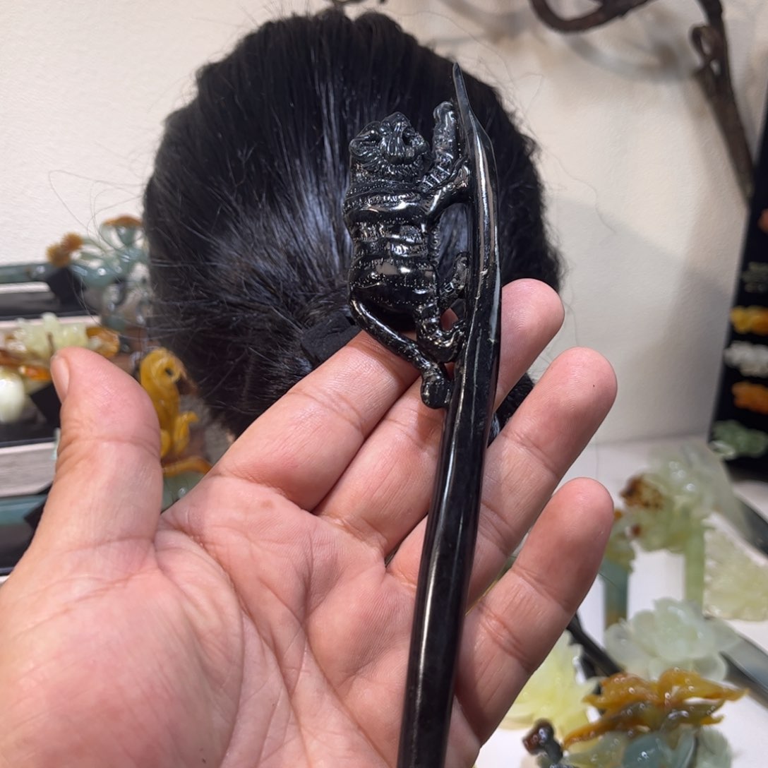 蛇纹石玉发簪合金向**?