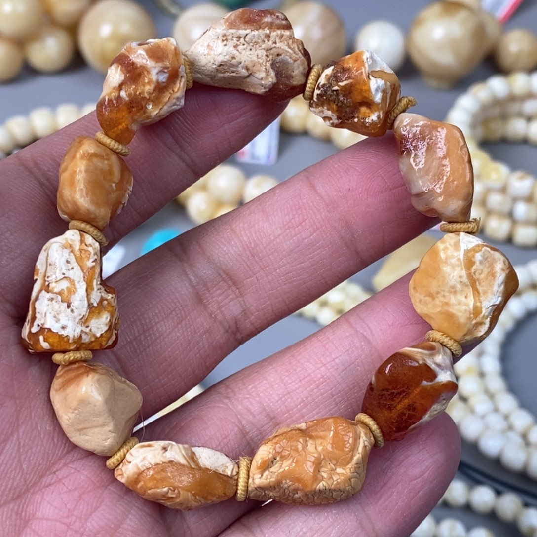 琥珀珠宝奇石未镶嵌