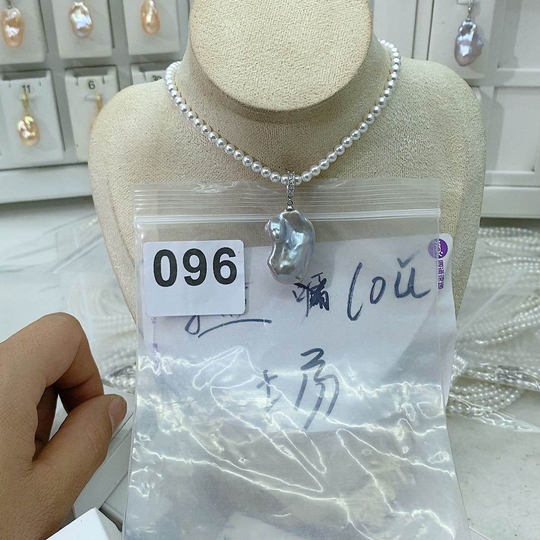 淡水珍珠颈饰合金