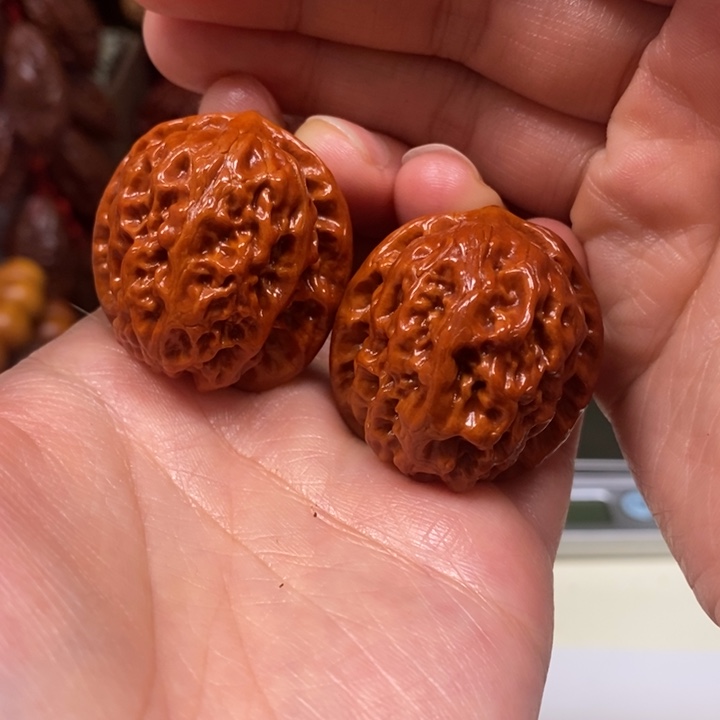 文玩核桃吊坠野狼