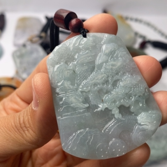 翡翠未镶嵌颈饰翡翠