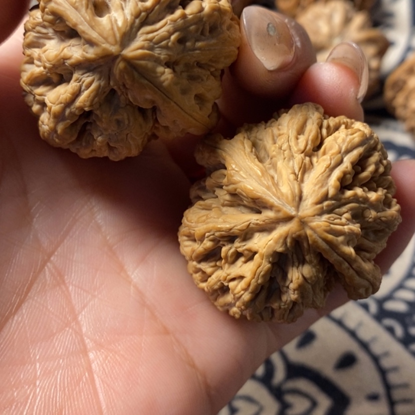 【闪购商品】文玩核桃吊坠农**拳粗筋 花