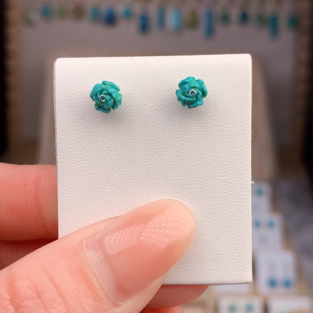 18K金镶嵌绿松石耳饰