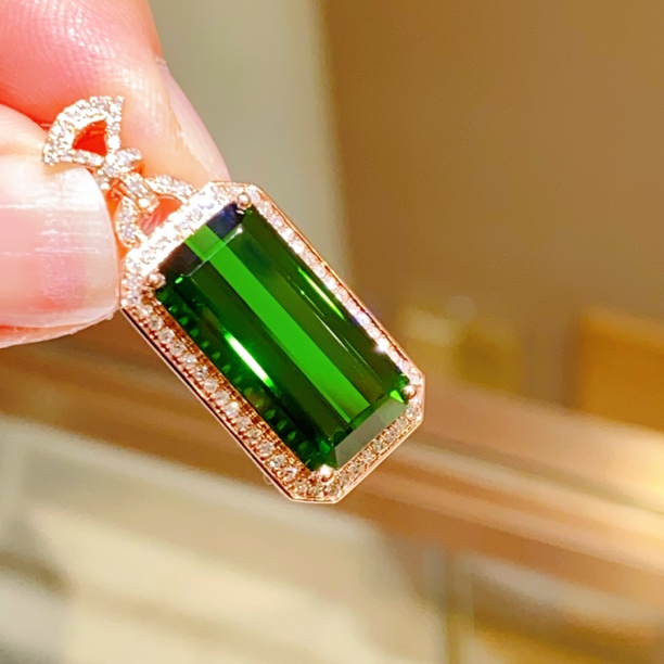 10.44ct 18k玫瑰金碧玺吊坠 10880