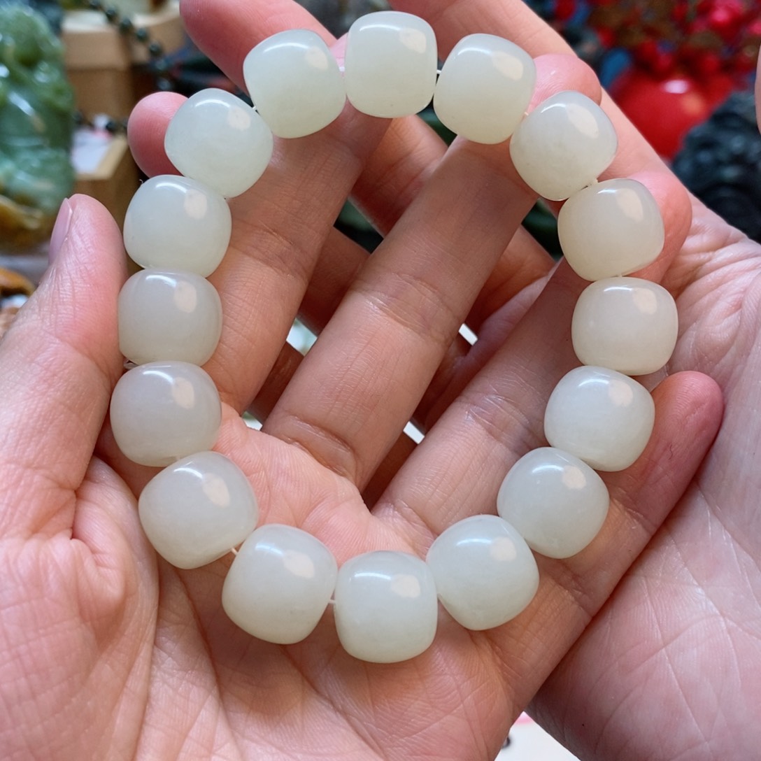 透闪石质玉手串未镶嵌八**球