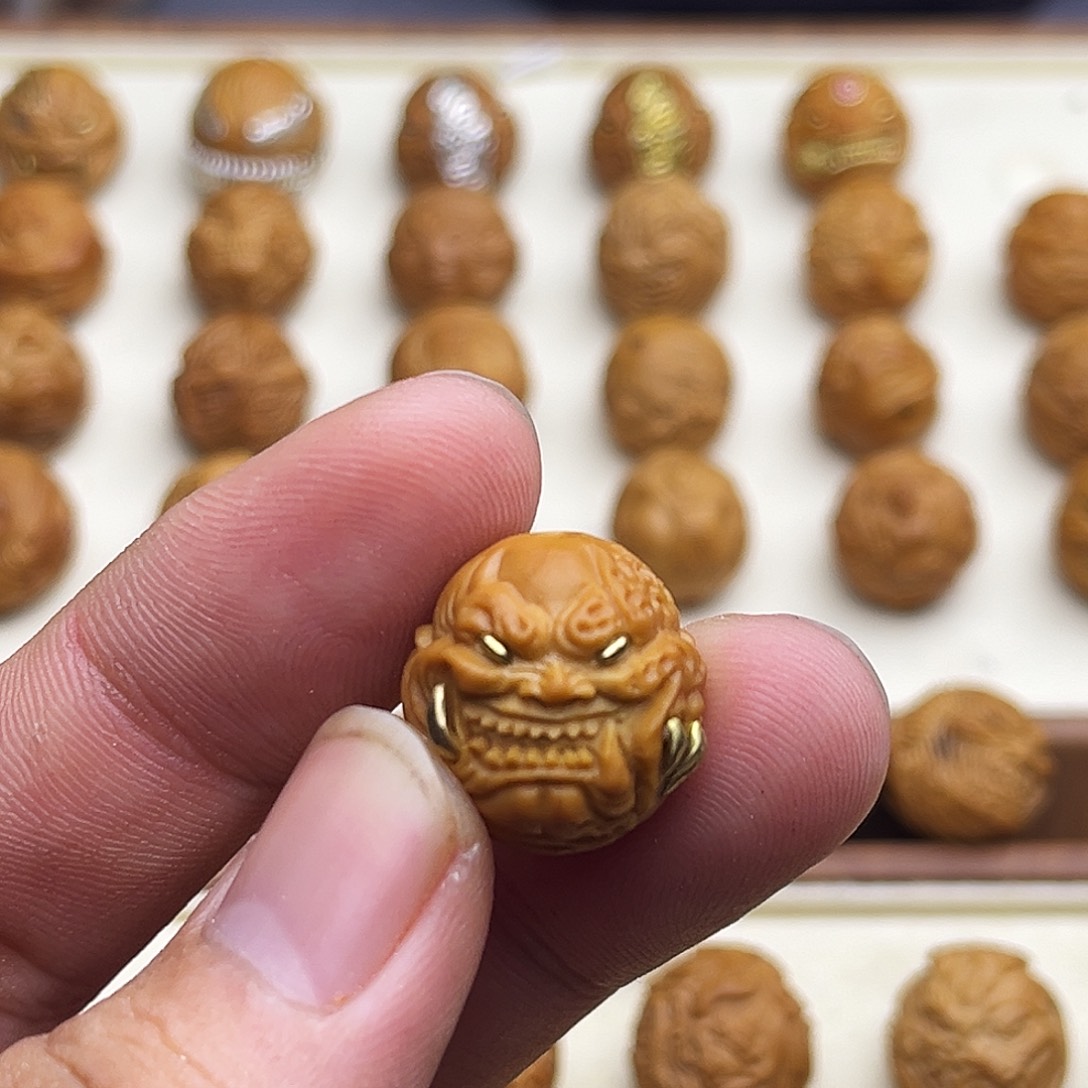 9****吊坠猴头核桃镶嵌獠牙恶僧17