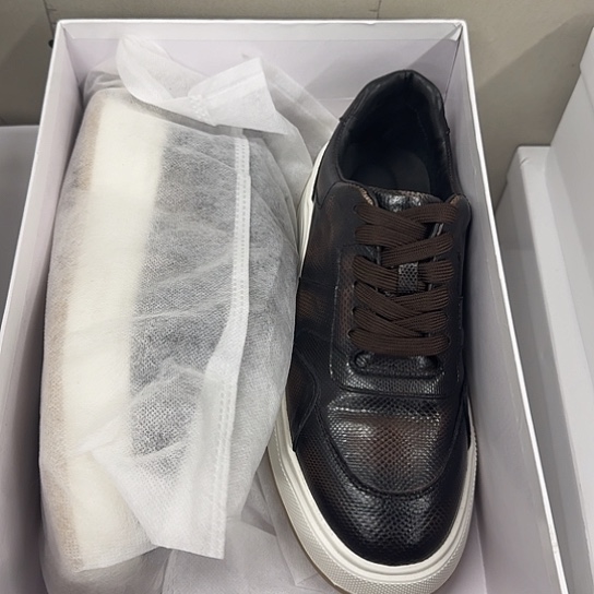 ****刘磨砂皮（牛皮）蜥蜴板鞋40码