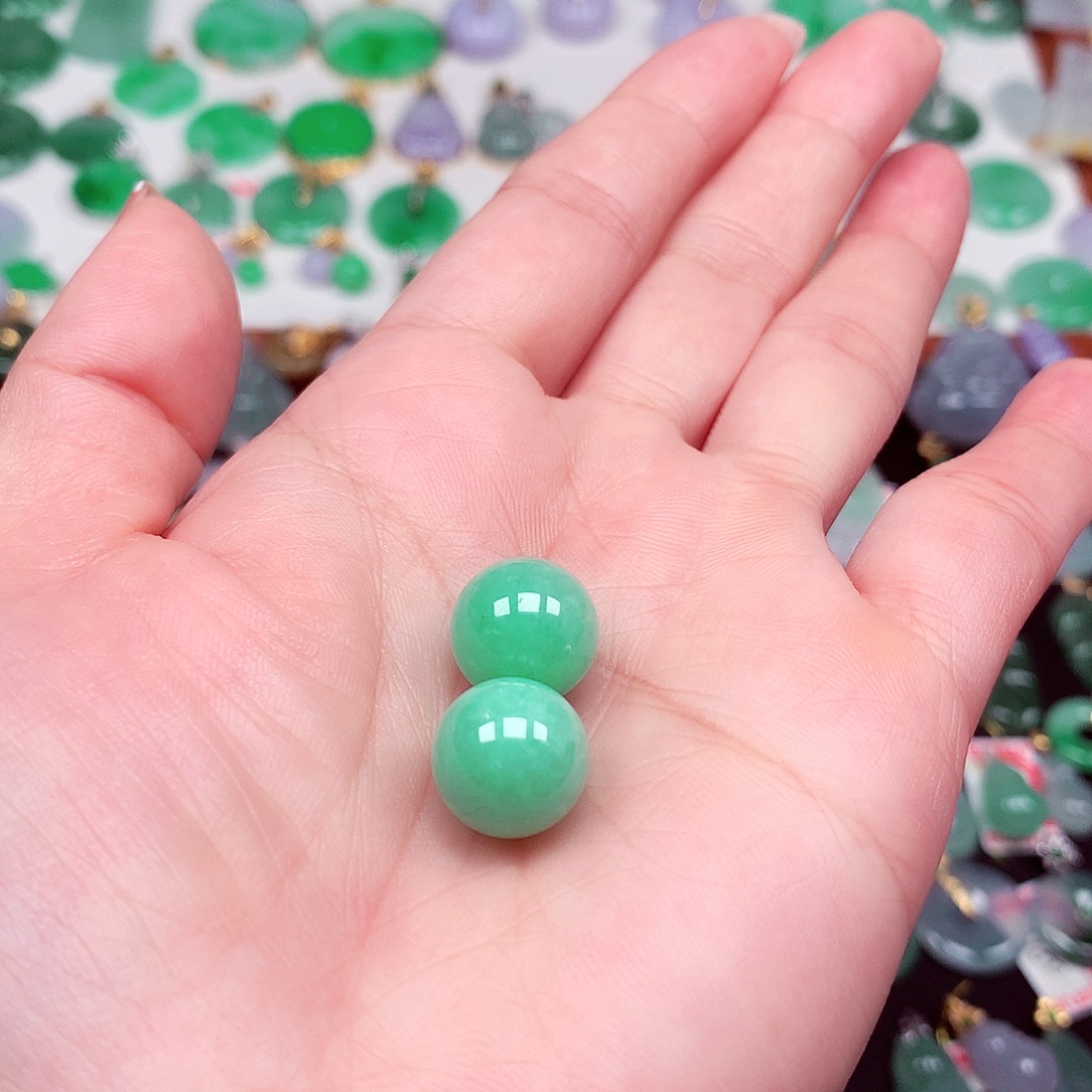 翡翠未镶嵌颈饰天然翡翠A货