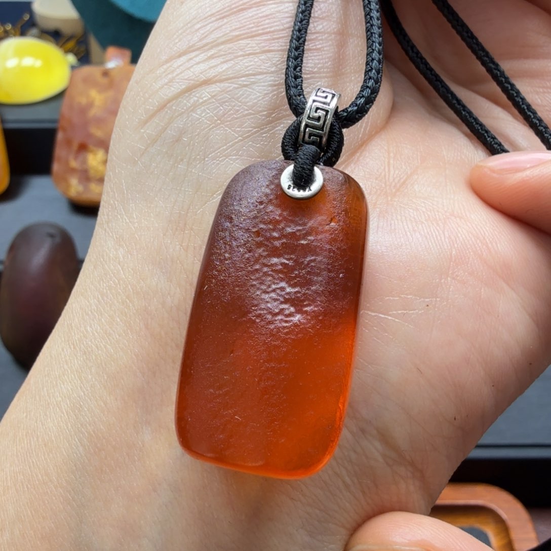 琥珀吊坠(赠链)未镶嵌