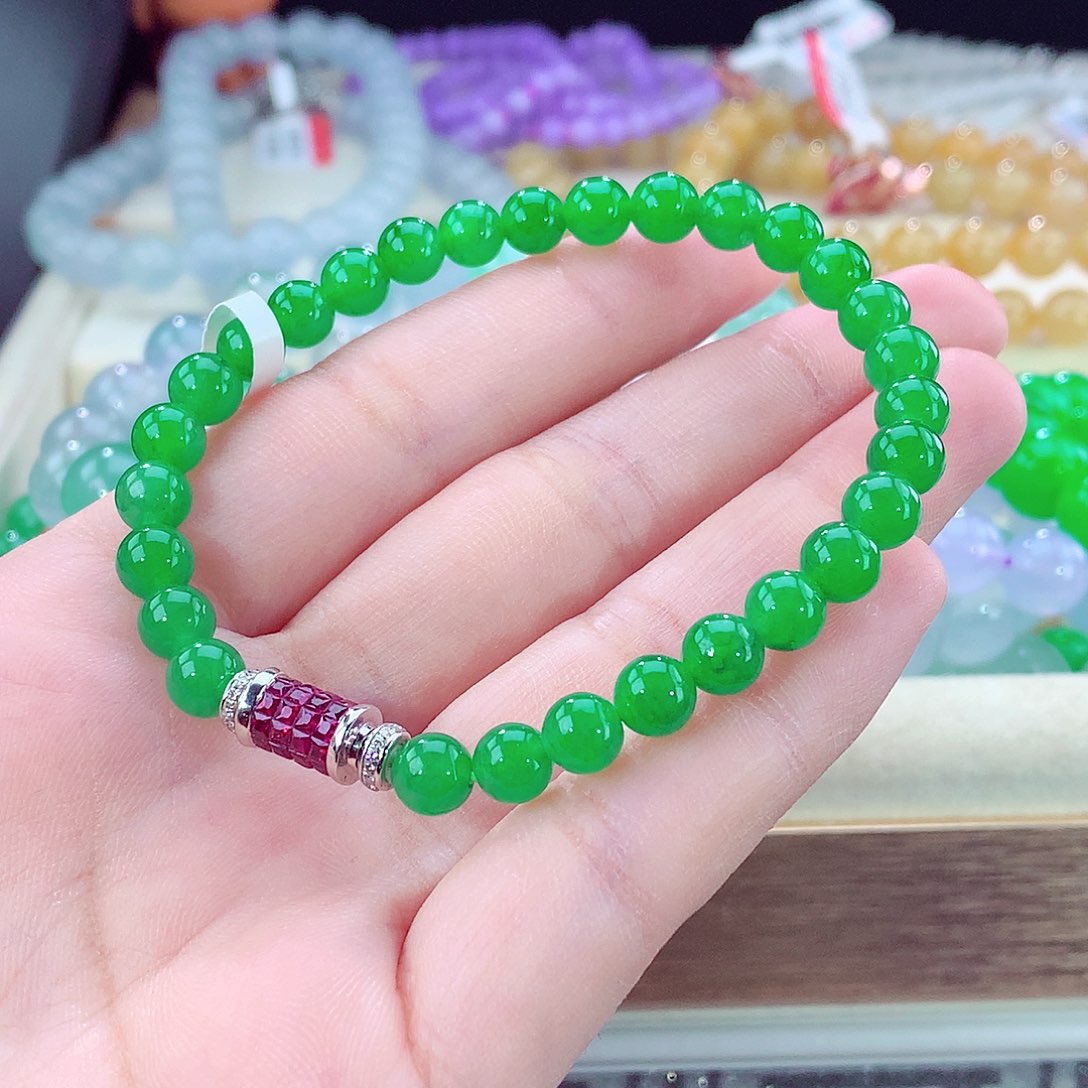 翡翠未镶嵌手链阳绿