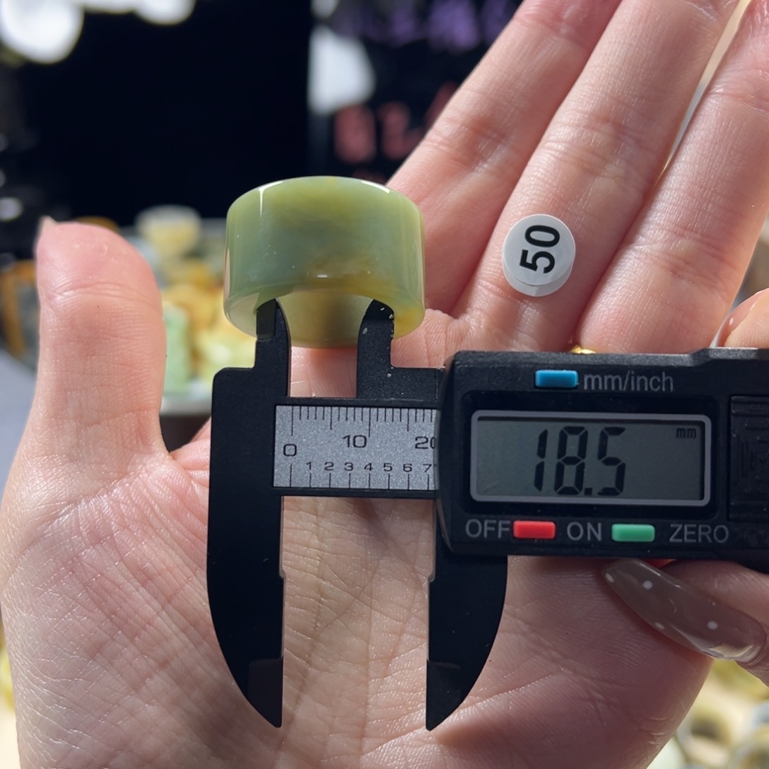 蛇纹石玉未镶嵌戒指