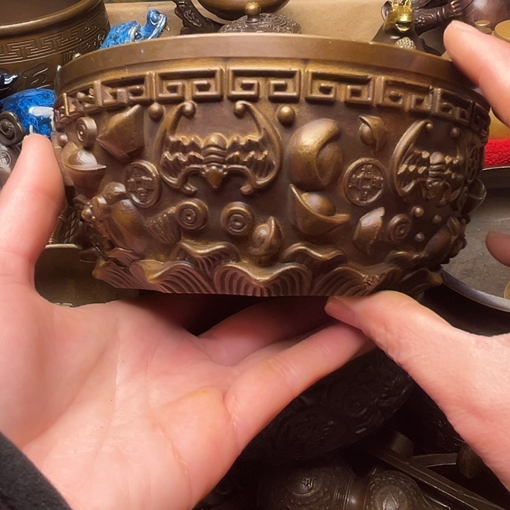 精美铜器批发档口