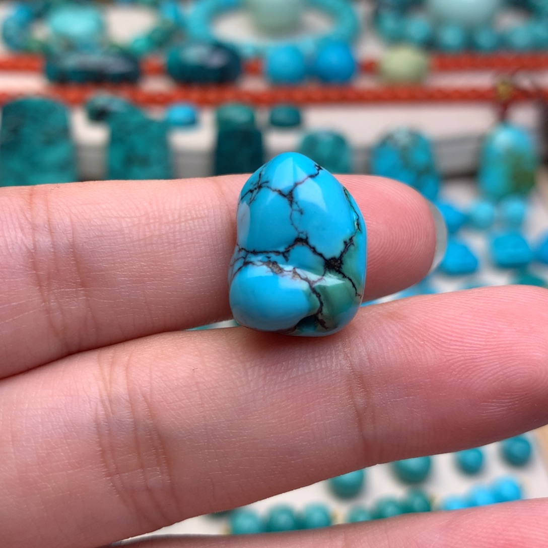 绿松石未镶嵌珠宝奇石