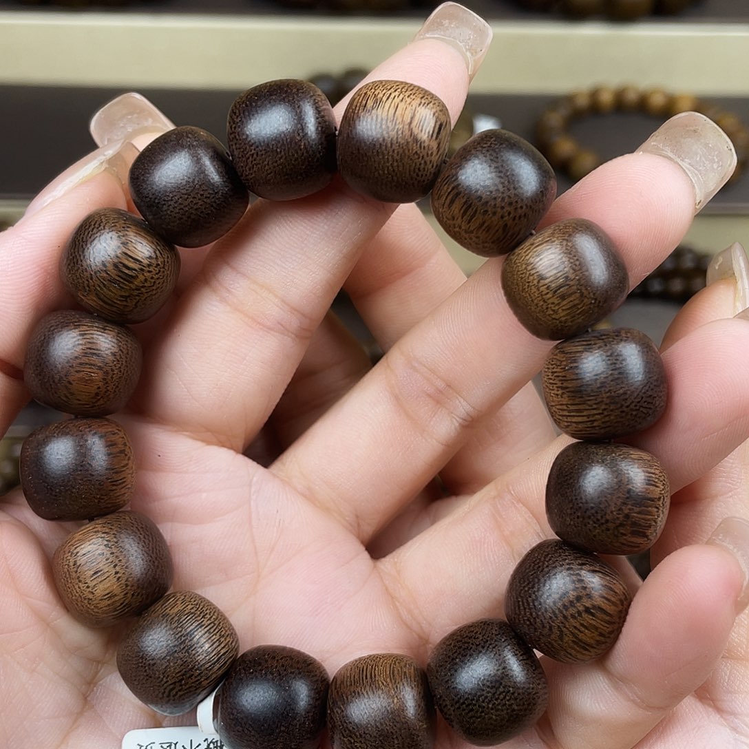 B***C沉香手串越南芽庄富森红土玉化料