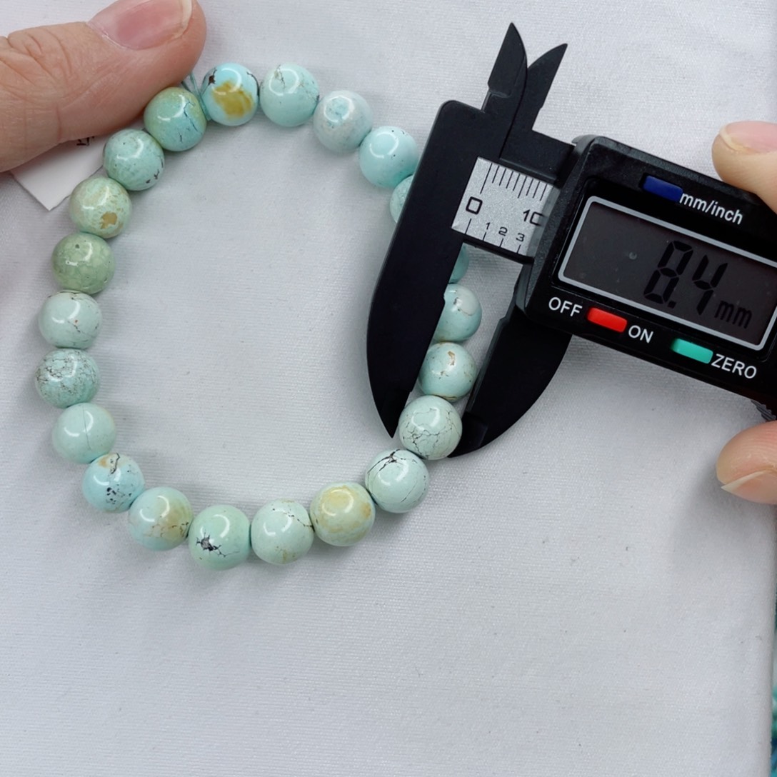 绿松石颈饰未镶嵌